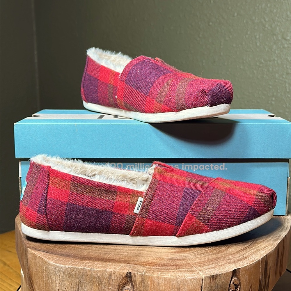NWT TOMS Red Cozy Plaid Alpargata - Picture 2 of 14